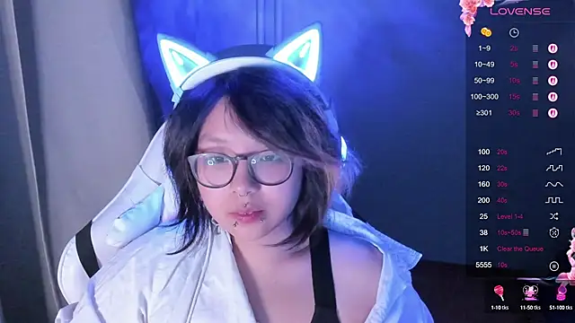 maydaykimmy online show from October 2025 09:00:02 PM