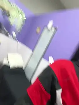 Snapshot of SUUKAM chatting on December 2024 09:58:02 PM SUUKAM online show from December 2024 09:58:02 PM