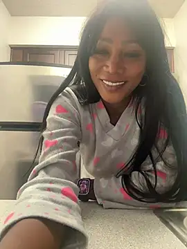 Snapshot of SUUKAM chatting on January 2025 12:11:01 AM SUUKAM online show from January 2025 12:11:01 AM