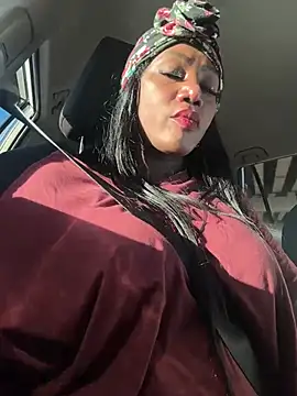 Snapshot of SUUKAM chatting on January 2025 10:22:02 PM SUUKAM online show from January 2025 10:22:02 PM