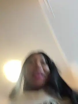 Snapshot of SUUKAM chatting on January 2025 02:15:01 AM SUUKAM online show from January 2025 02:15:01 AM