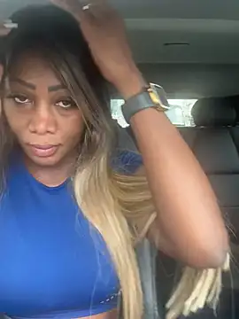 Snapshot of SUUKAM chatting on March 2025 05:46:01 PM SUUKAM online show from March 2025 05:46:01 PM