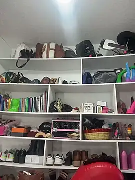 Snapshot of SUUKAM chatting on March 2025 09:42:02 PM SUUKAM online show from March 2025 09:42:02 PM