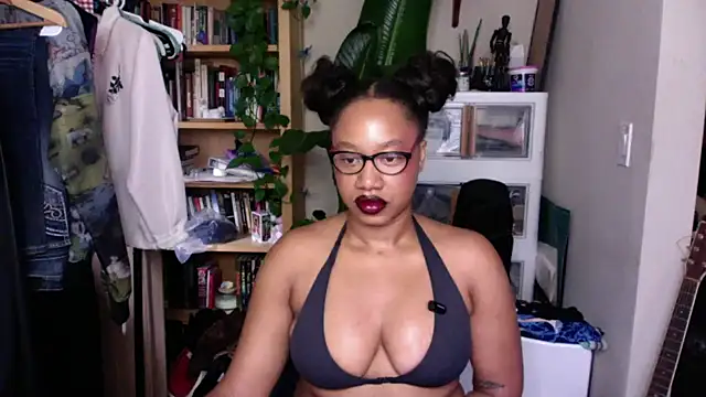 Snapshot of goddessdaisysky chatting on September 2025 05:23:02 PM goddessdaisysky online show from September 2025 05:23:02 PM