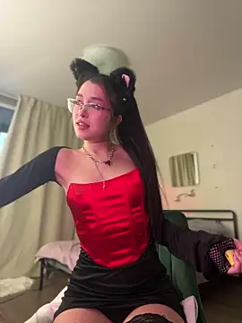 Snapshot of Evangeline_Lawrence_ chatting on December 2024 12:52:01 PM Evangeline Lawrence online show from December 2024 12:52:01 PM