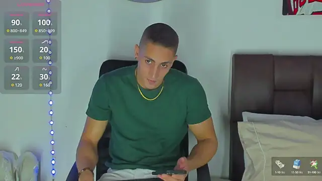 Snapshot of MikeRoss7777 chatting on December 2024 11:56:02 PM MikeRoss7777 online show from December 2024 11:56:02 PM