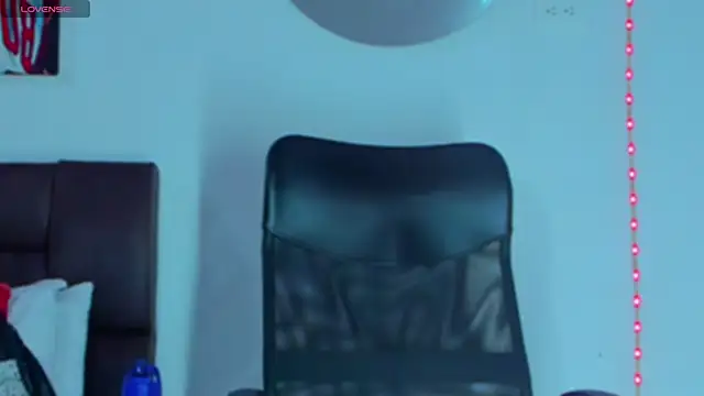 Snapshot of MikeRoss7777 chatting on January 2025 12:44:02 AM MikeRoss7777 online show from January 2025 12:44:02 AM