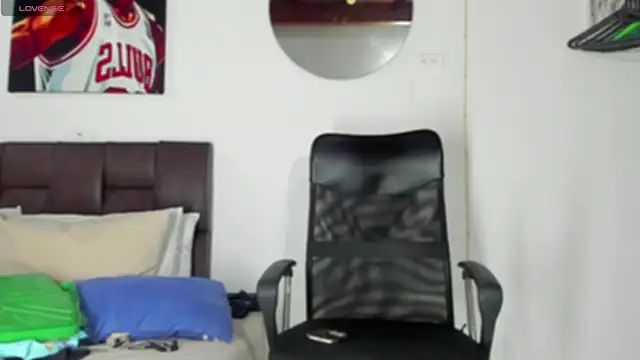 Snapshot of MikeRoss7777 chatting on January 2025 10:07:02 PM MikeRoss7777 online show from January 2025 10:07:02 PM