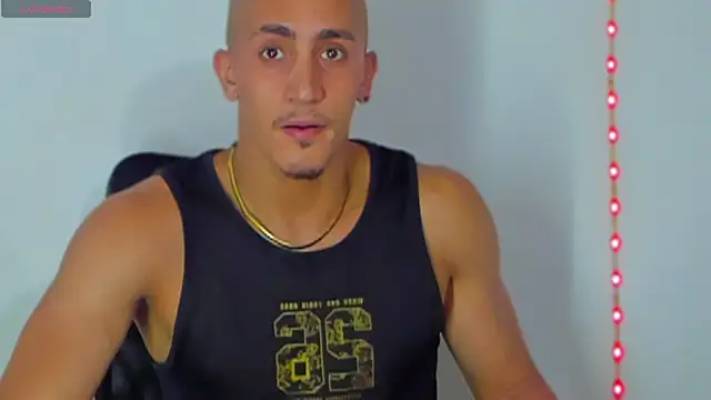 Snapshot of MikeRoss7777 chatting on January 2025 04:18:02 AM MikeRoss7777 online show from January 2025 04:18:02 AM