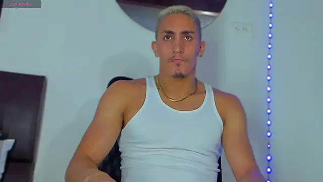 Snapshot of MikeRoss7777 chatting on February 2025 12:53:02 AM MikeRoss7777 online show from February 2025 12:53:02 AM