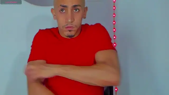 Snapshot of MikeRoss7777 chatting on February 2025 03:05:01 PM MikeRoss7777 online show from February 2025 03:05:01 PM