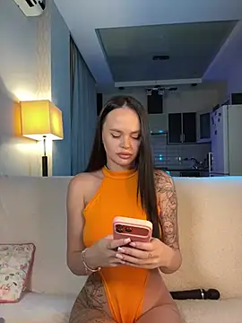 Snapshot of DinaTasty chatting on July 2026 06:21:02 PM DinaTasty online show from July 2026 06:21:02 PM