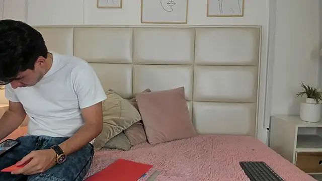 Snapshot of ZukyXYakihiro89 chatting on January 2025 07:03:01 PM ZukyXYakihiro89 online show from January 2025 07:03:01 PM