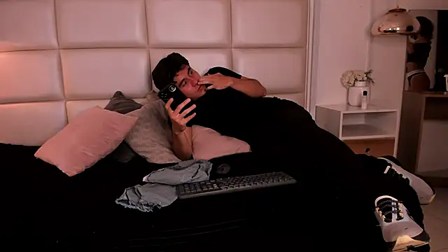 Snapshot of ZukyXYakihiro89 chatting on January 2025 01:10:01 AM ZukyXYakihiro89 online show from January 2025 01:10:01 AM