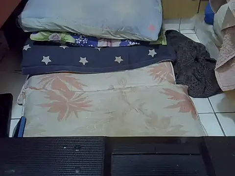 Snapshot of prettyviel chatting on February 2026 08:23:02 AM prettyviel online show from February 2026 08:23:02 AM