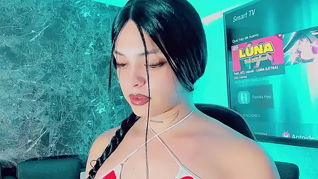 Emmaa Saenz  online show from January 2026 08:14:01 PM