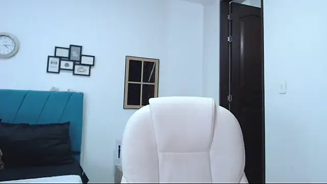 kamila lopez online show from February 2025 09:49:01 PM