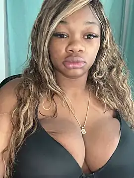 Snapshot of CharismaaBanx chatting on February 2025 09:06:02 PM CharismaaBanx online show from February 2025 09:06:02 PM