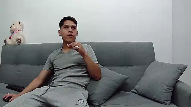 Snapshot of Katalleya_jyj chatting on January 2025 02:33:02 AM Katalleya jyj online show from January 2025 02:33:02 AM