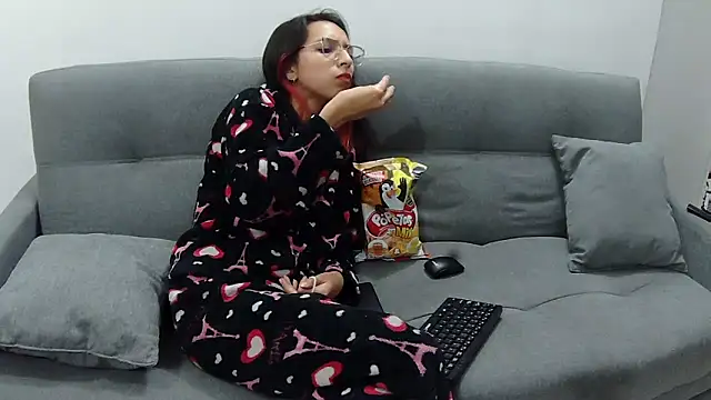 Snapshot of Katalleya_jyj chatting on February 2025 05:12:02 AM Katalleya jyj online show from February 2025 05:12:02 AM