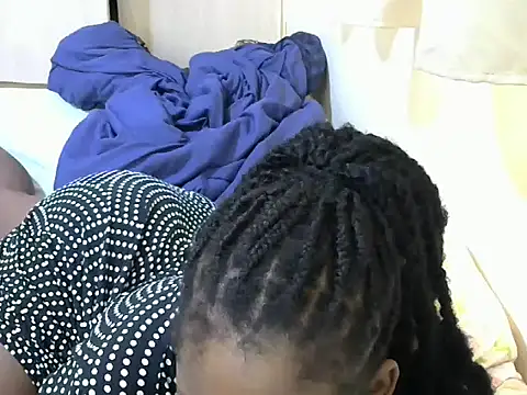 Snapshot of queen-sasha chatting on March 2025 07:03:02 AM queen-sasha online show from March 2025 07:03:02 AM