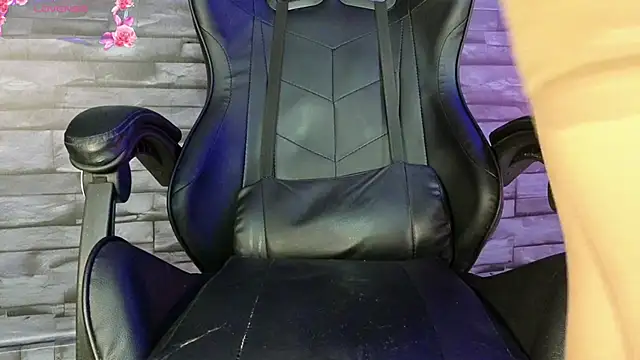 Snapshot of Rose_baker_ chatting on January 2025 03:23:01 PM Rose baker online show from January 2025 03:23:01 PM