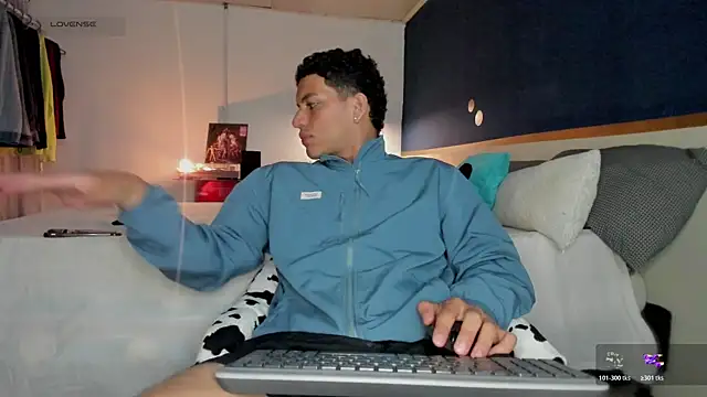 Curlblue online show from April 2026 04:27:01 AM