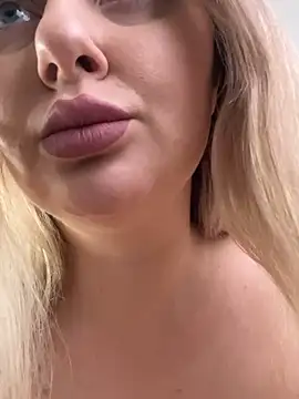 Snapshot of LadyLolyPop_ chatting on December 2024 04:21:01 AM LadyLolyPop online show from December 2024 04:21:01 AM