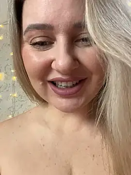 Snapshot of LadyLolyPop_ chatting on January 2025 04:58:02 AM LadyLolyPop online show from January 2025 04:58:02 AM