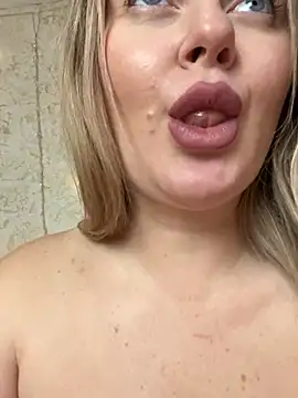 Snapshot of LadyLolyPop_ chatting on January 2025 01:04:02 PM LadyLolyPop online show from January 2025 01:04:02 PM