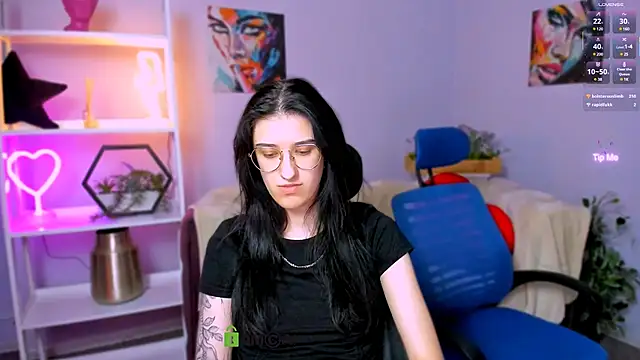 Snapshot of scarlet_mooore chatting on March 2025 11:32:01 PM scarlet mooore online show from March 2025 11:32:01 PM