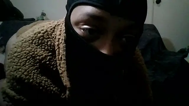 Snapshot of Daszler chatting on January 2025 12:33:01 AM Daszler online show from January 2025 12:33:01 AM