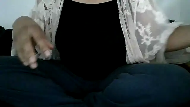 Snapshot of Daszler chatting on March 2025 11:53:01 PM Daszler online show from March 2025 11:53:01 PM