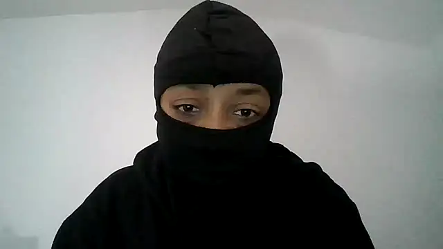 Snapshot of Daszler chatting on March 2025 11:26:01 PM Daszler online show from March 2025 11:26:01 PM