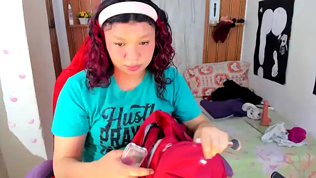 Emily Coper18 online show from July 2026 01:47:01 PM