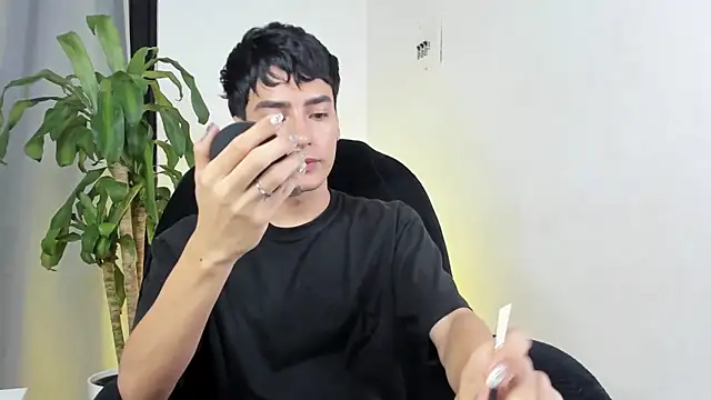 sebas rose online show from December 2025 01:07:01 PM