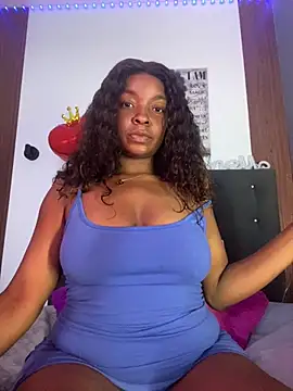 Reina Love2 online show from May 2026 07:19:02 PM