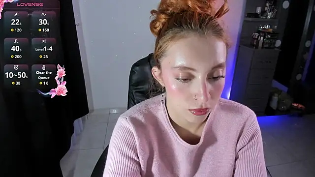 Violetaarey online show from May 2026 09:23:02 PM
