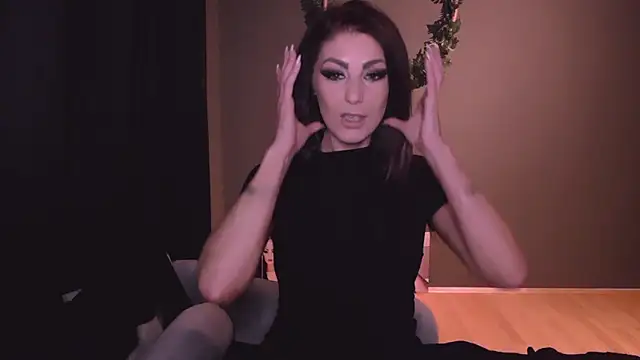 Saintrebella online show from December 2024 01:22:01 AM