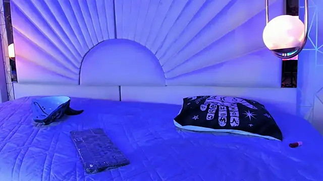 zephirahabney online show from February 2025 08:22:01 PM