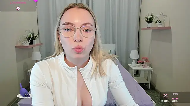 Snapshot of TiffanyBatson chatting on January 2025 02:14:01 PM TiffanyBatson online show from January 2025 02:14:01 PM