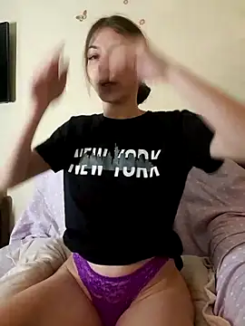 Snapshot of AntoniaHottie chatting on March 2025 05:18:01 PM AntoniaHottie online show from March 2025 05:18:01 PM