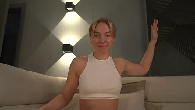 Snapshot of -Snowwwy- chatting on March 2025 07:23:02 PM -Snowwwy- online show from March 2025 07:23:02 PM