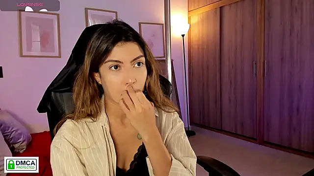 Lilabril online show from April 2026 02:33:01 PM