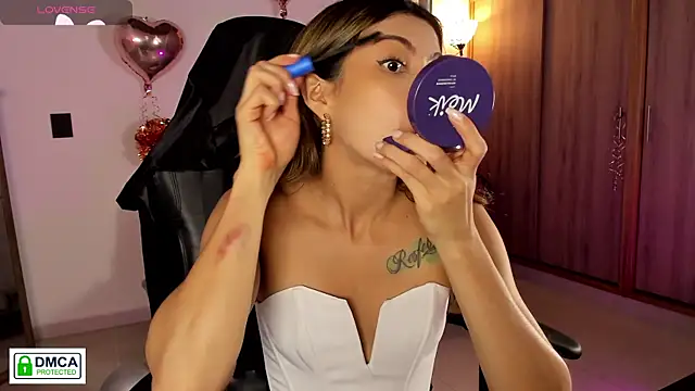 Lilabril online show from April 2026 02:44:02 PM