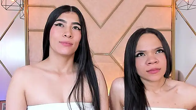 Snapshot of siara_and_zoe chatting on January 2025 01:12:02 AM siara and zoe online show from January 2025 01:12:02 AM