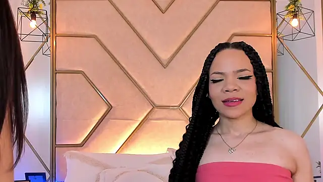 Snapshot of siara_and_zoe chatting on March 2025 10:04:02 PM siara and zoe online show from March 2025 10:04:02 PM