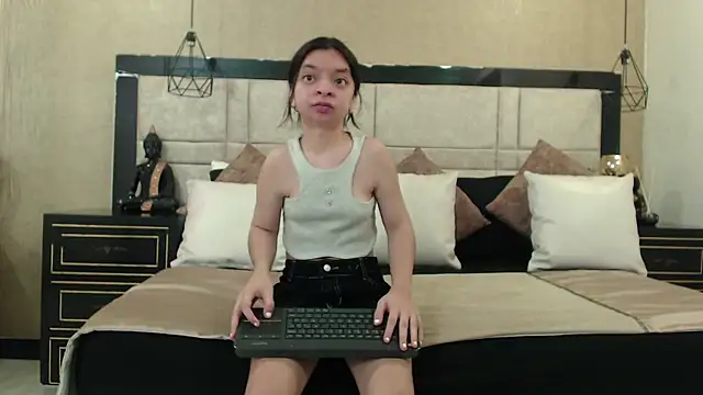 CharlotteMuller online show from January 2025 08:37:01 PM