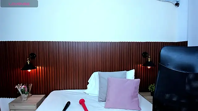 chanel brunette online show from March 2025 05:54:01 PM