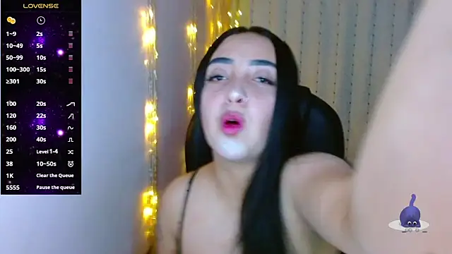 Snapshot of AmberGoddess_ chatting on January 2025 04:59:01 AM AmberGoddess online show from January 2025 04:59:01 AM